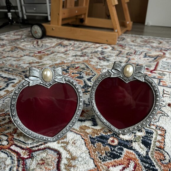 Pair - Vintage Pewter Heart Shaped Faux Pearl Bow Easel Back Photo Frame - Picture 1 of 8